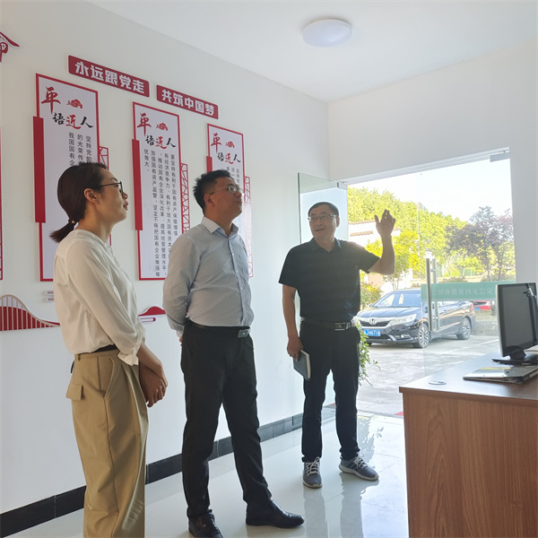 5月5日，縣委常委、組織部長(zhǎng)方慶峰調(diào)研新安江公司，黃山徽投集團(tuán)常務(wù)副總經(jīng)理方亮陪同。.jpg